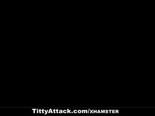Tittyattack - बस्टी लाटीना गड़बड़ द्वारा the पूल: फ्री x गाली दिया वीडियो 92